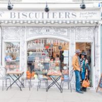 Biscuiteers Love Shoot in Nottinghill with a Stylish Couple by Maxeen Kim Photography